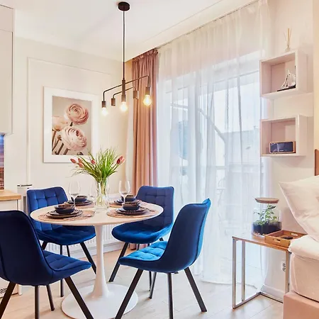 Golden Hour Apartments- Plac Slowianski 25 *