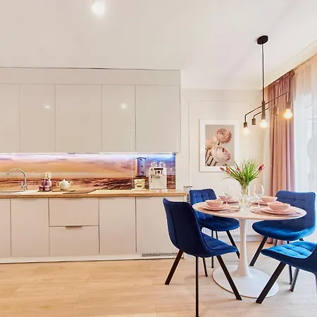 Golden Hour Apartments- Plac Slowianski 25 * Swinoujscie